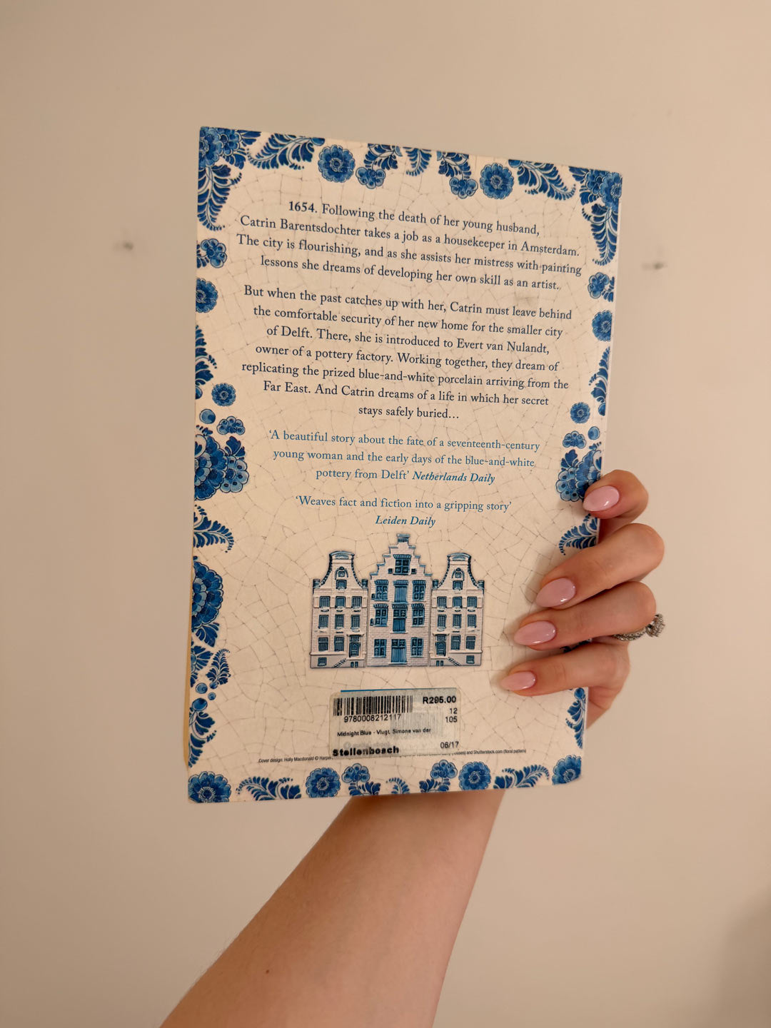 Book: Midnight Blue by Simone van der Vlugt