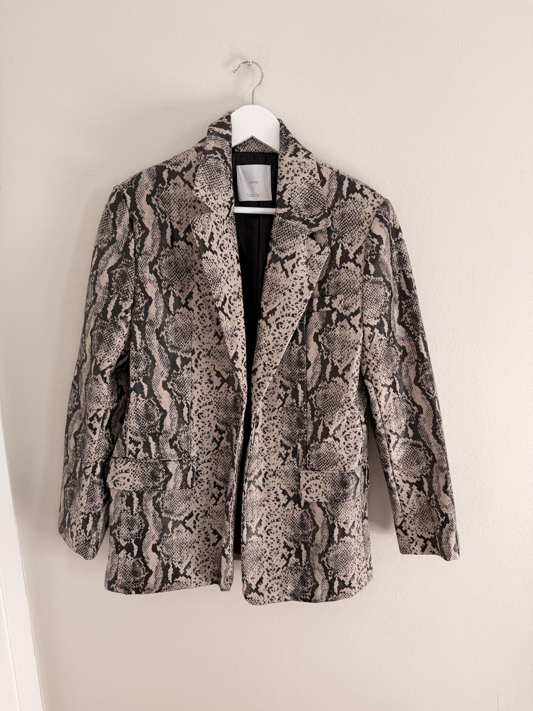 Small Multi / Print Blazer from Mango