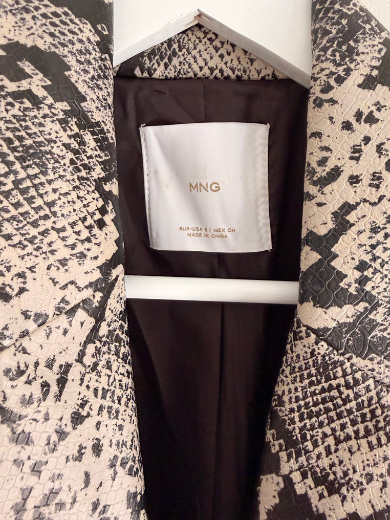 Small Multi / Print Blazer from Mango