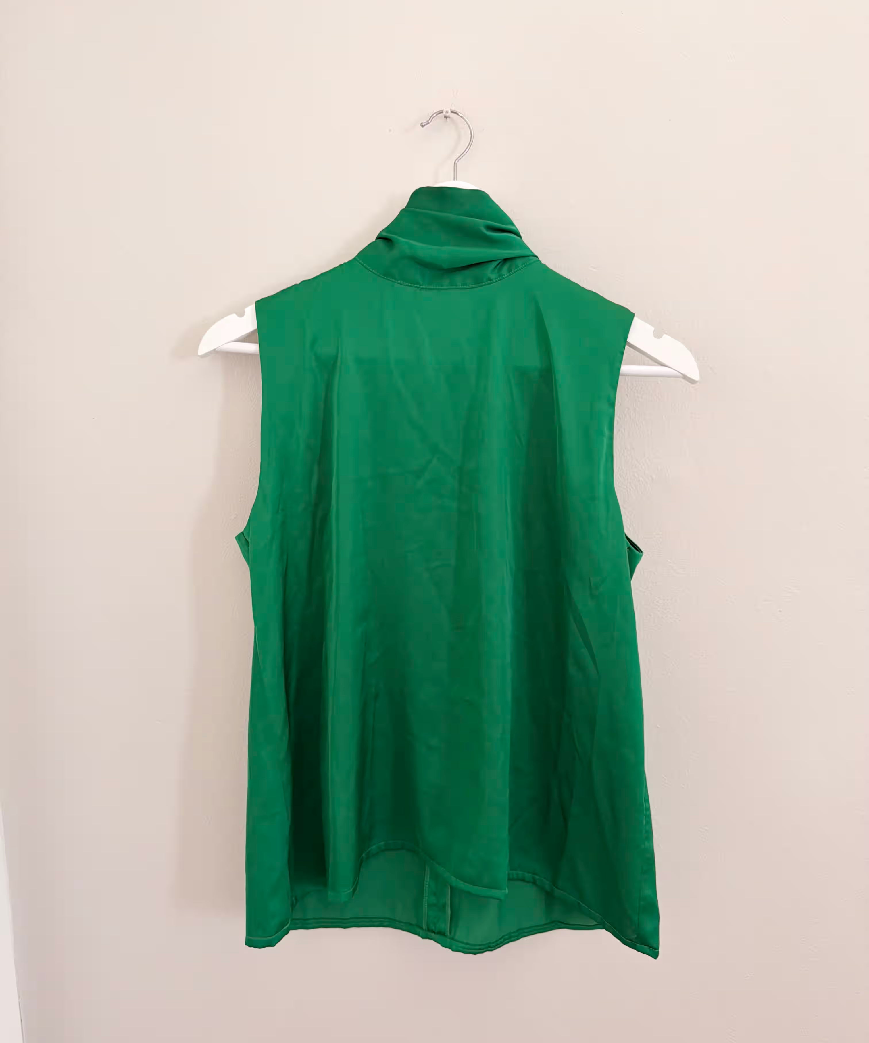 Loved-by-Lilli-Second-Hand-Womens-Blouses-Tops-Green-Small-Local-brand-1_3146c314-fc8e-45b3-9e7e-32a8b7af901b.avif