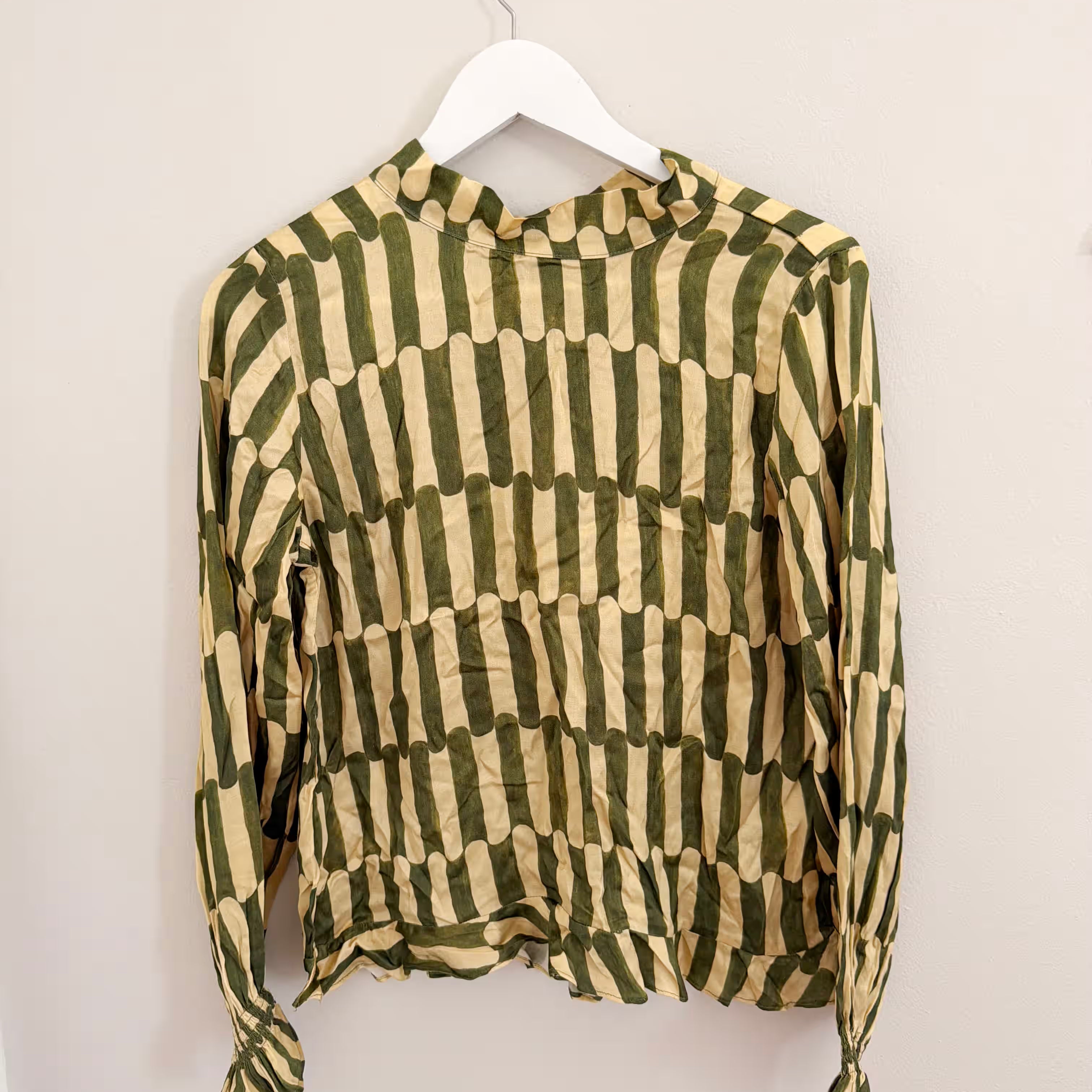 Loved-by-Lilli-Second-Hand-Womens-Blouses-Tops-Multi-_-Print-Small-Asha-Eleven-1_74860a9d-1a16-4d3e-b726-4e649a3ccff4.avif