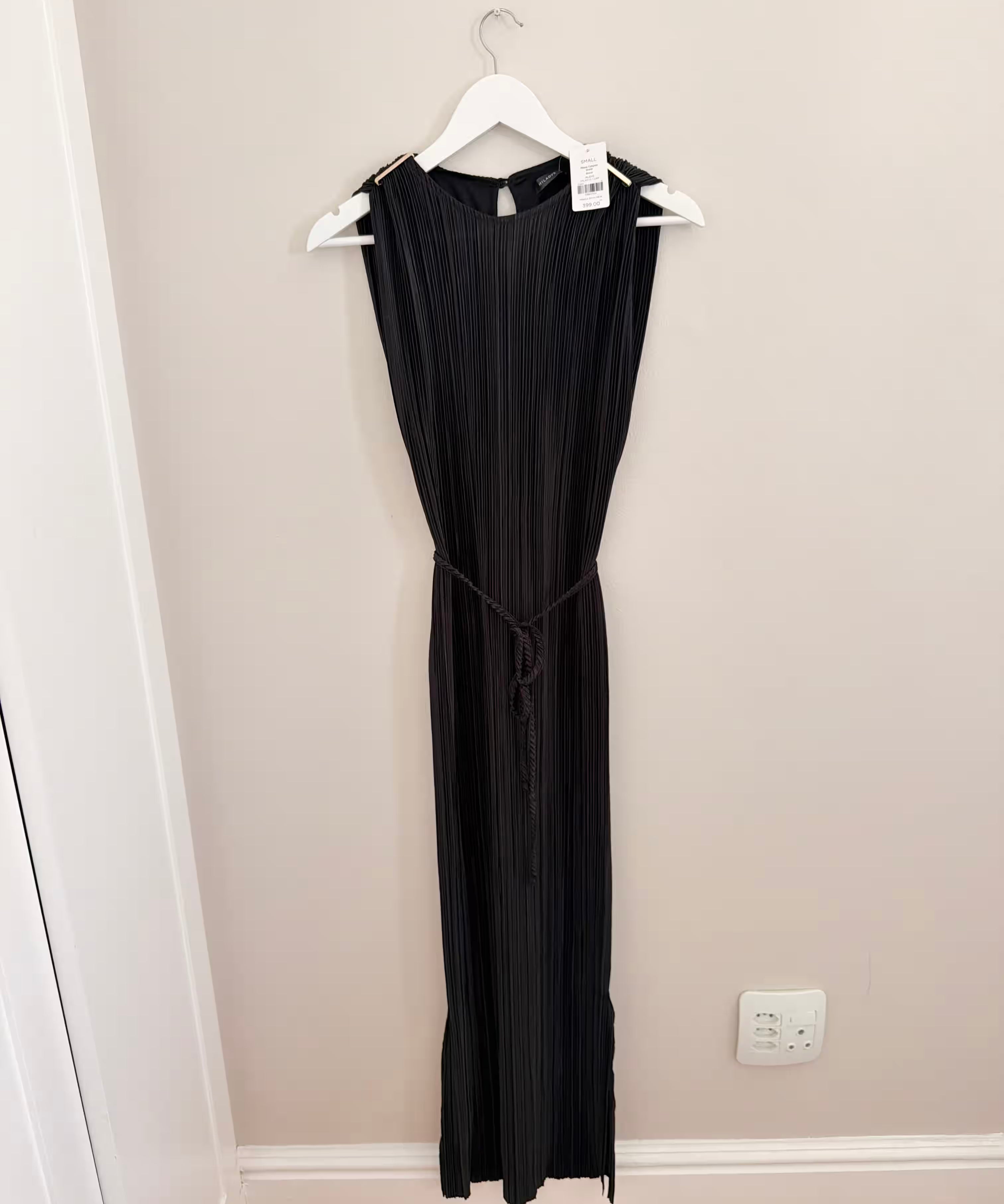 Loved-by-Lilli-Second-Hand-Womens-Dresses-Dresses-Black-Small-Miladys-1_2aa3f95e-0649-4936-8a7f-70aff2af6c14.avif