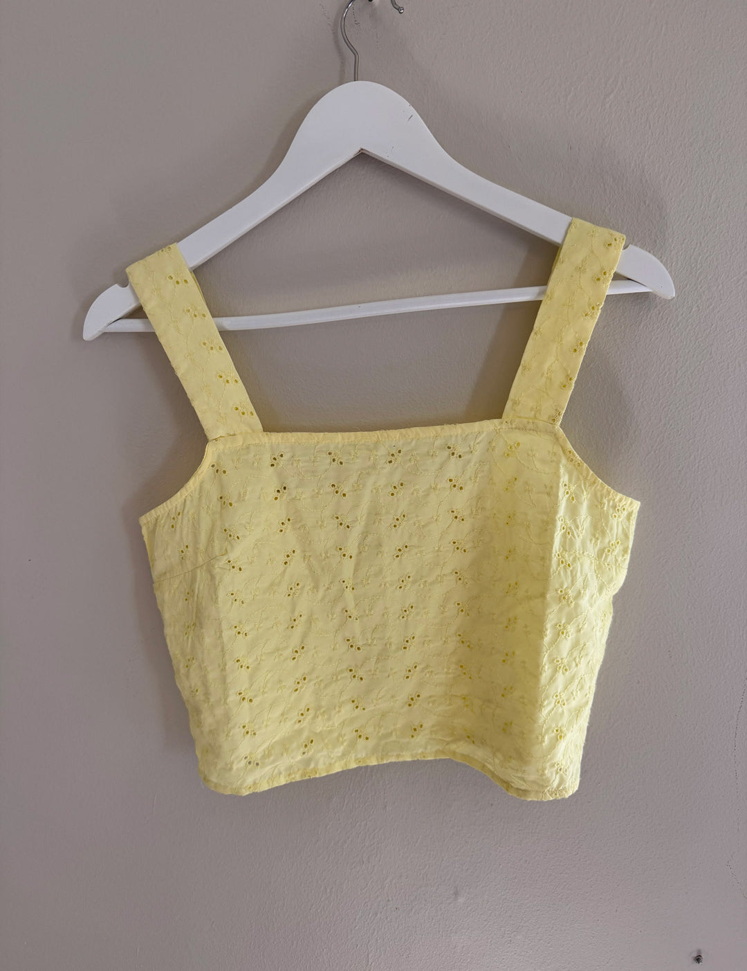 Small-Yellow-Crop-tops-from-Jet-1.jpg